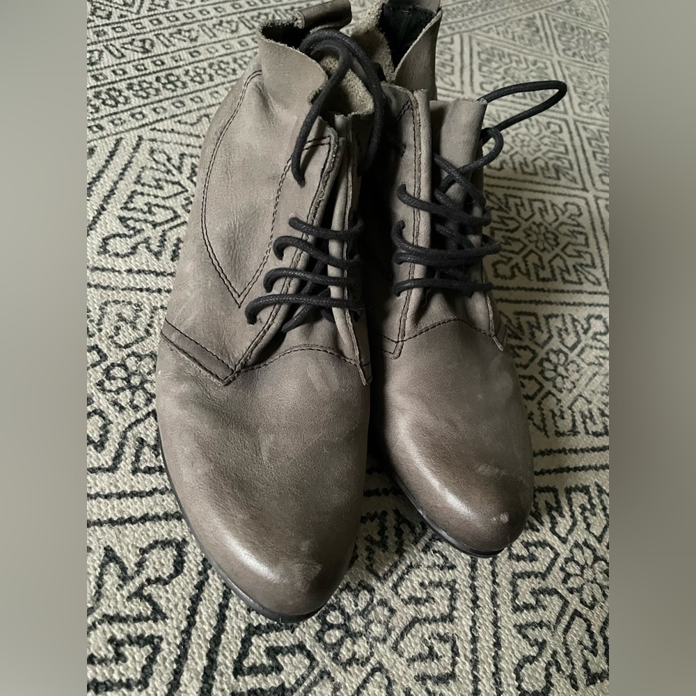 Isabella Anselmi grey ankle boots